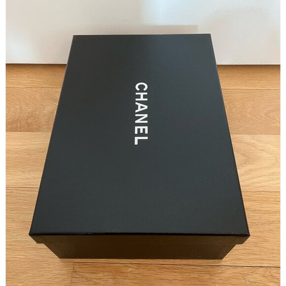 CHANEL - Brand New NIB Chanel Pink Tweed & Leather CC Slides Size 36 - Picture 12 of 14